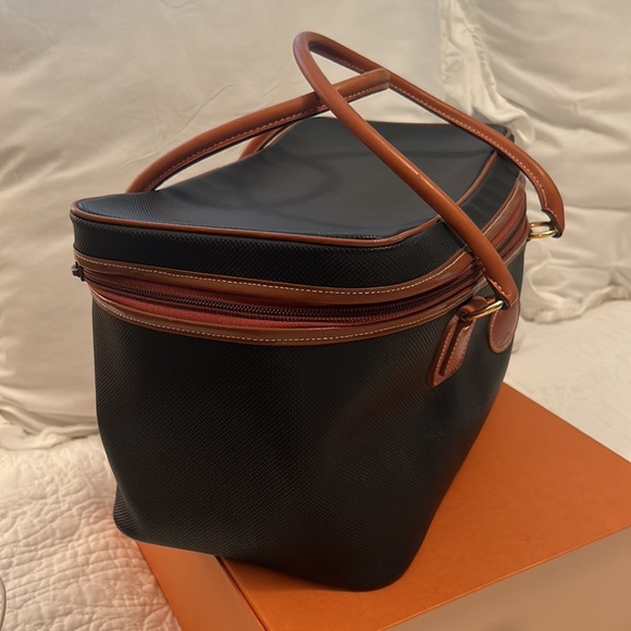Longchamp France Leather Trimmed Toiletry Cosmetic Dopp Travel Bag Unisex NICE🥰 - Picture 4 of 16
